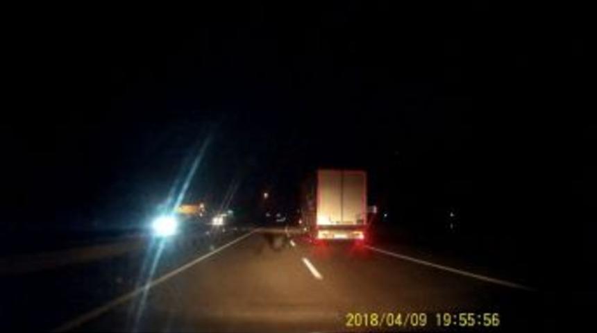 Tır&rsquo;ın Lastiği Yerinden &Ccedil;ıktı Kaza Ucuz Atlatıldı