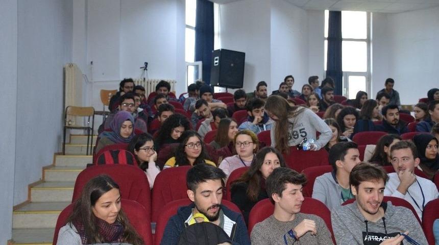 &Ccedil;orlu M&uuml;hendislik Fak&uuml;ltesi&rsquo;nden Yapay Zeka Ve Bilişimin Geleceği Konferansı