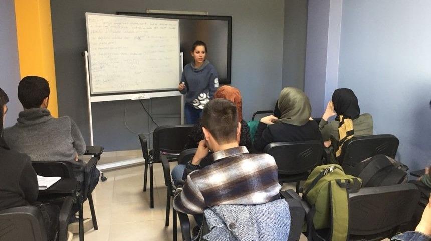 Artuklu Belediyesi&rsquo;nden Yks&rsquo;ye Hazırlanan Gen&ccedil;lere Destek