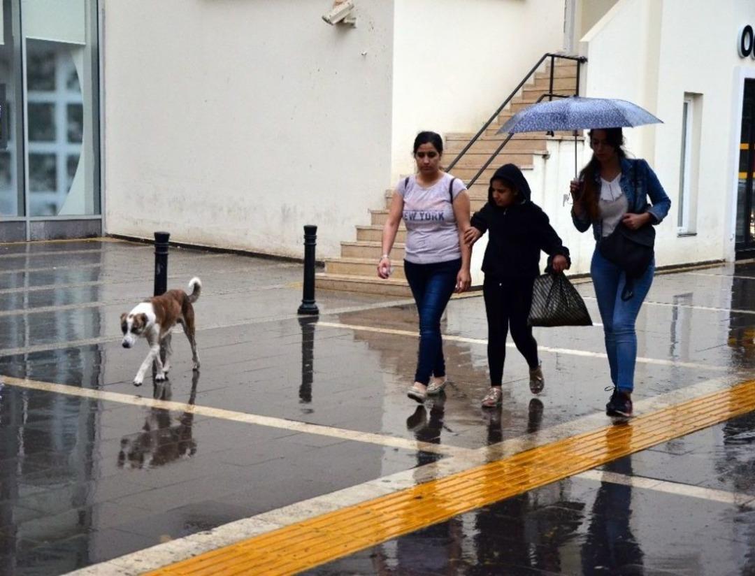 Sıcaktan Bunalan Adanalılara Yağmur S&uuml;rprizi