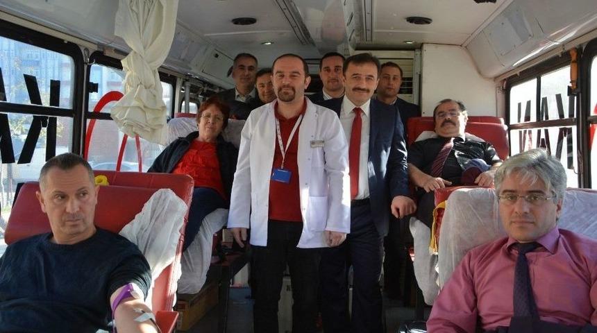 Milli Eğitim Personelinden Kan Bağışı