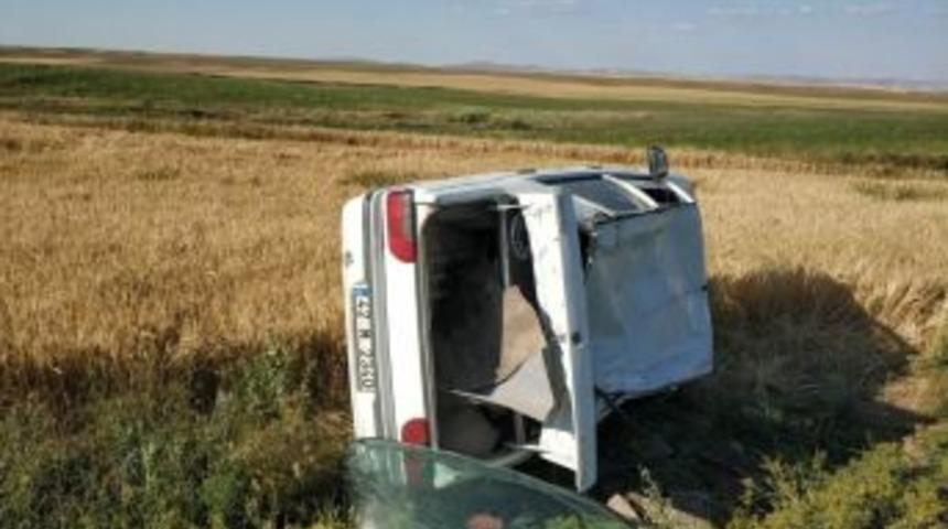 Otomobil Takla Attı: 3 Yaralı