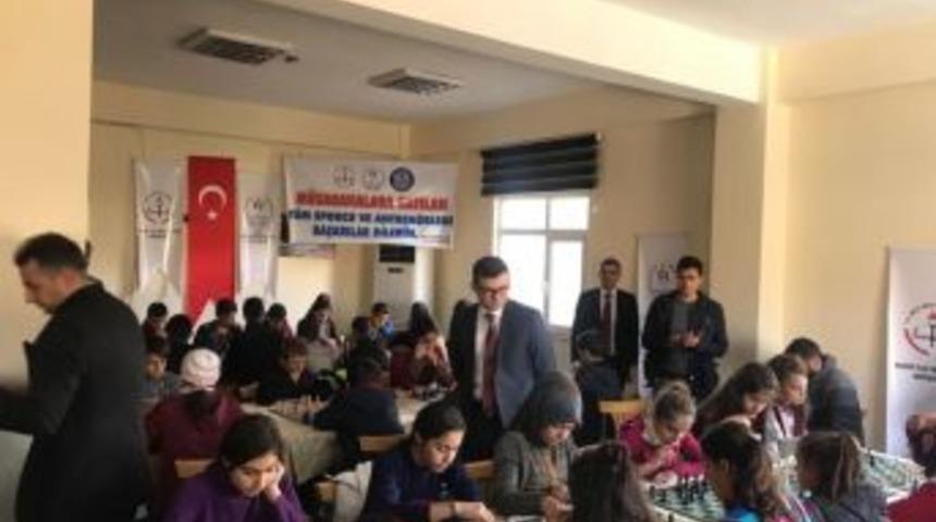 Hazro&rsquo;da Satran&ccedil; M&uuml;sabakaları