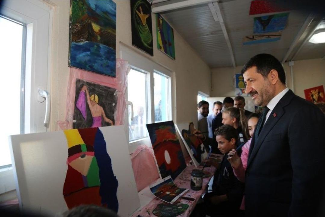 Sınavlara Hazırlanan &Ouml;ğrencilere Kitap Dağıtıldı