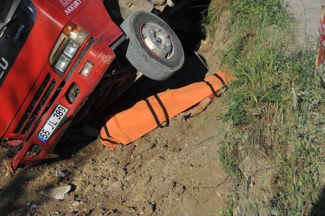 Freni Patlayan Kamyonet Dehşet Saçtı: 2 Ölü, 3 Yaralı