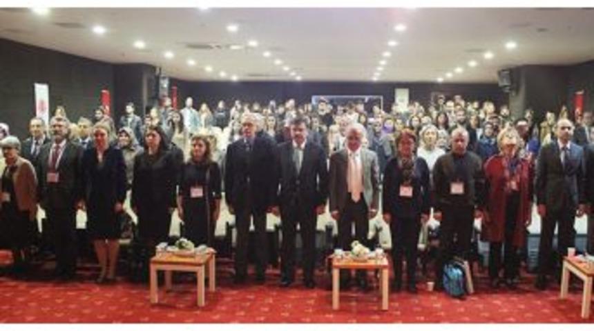 Sağlık Y&ouml;neticileri Akademik D&uuml;zeyde Bir Araya Geldi