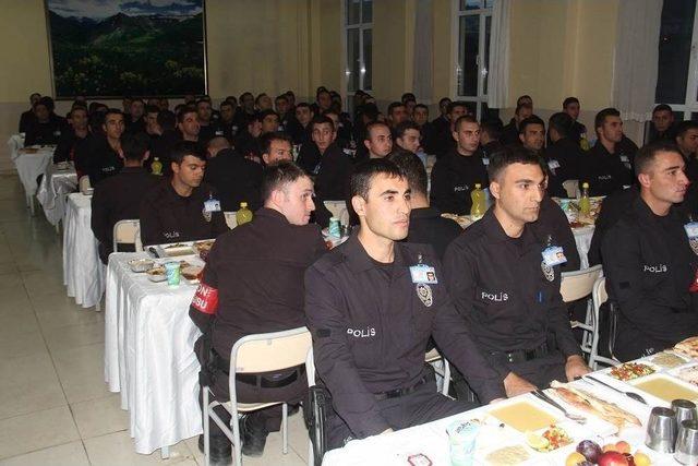 Bitlis Valisi Polis Adayları İle İftar Bir Araya Geldi