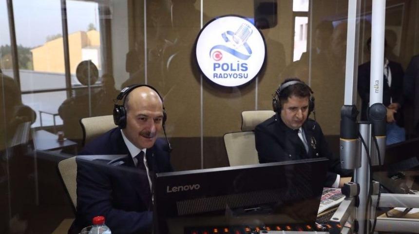Bakan Soylu, Polis Radyosu&rsquo;nda "g&uuml;ne Merhaba" Programını Sundu