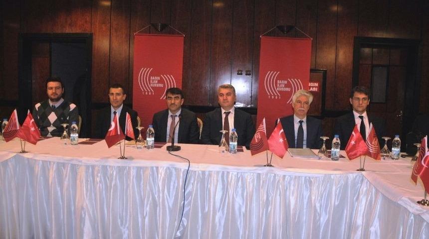 Yerel Gazetelerin Yapısal Sorunları Ve Dijital D&ouml;n&uuml;ş&uuml;mleri Aydın&rsquo;da Konuşuldu