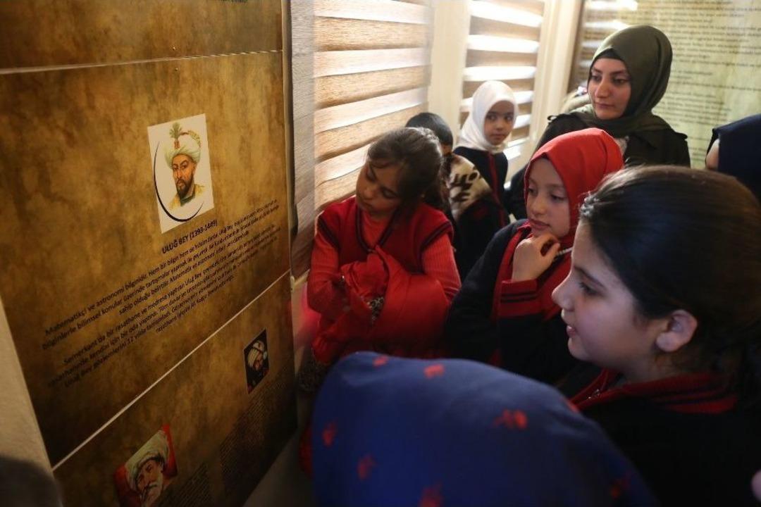 G&uuml;rpınarlı &Ouml;ğrenciler &lsquo;uzay Evi&rsquo;nde Evreni &Ouml;ğreniyor