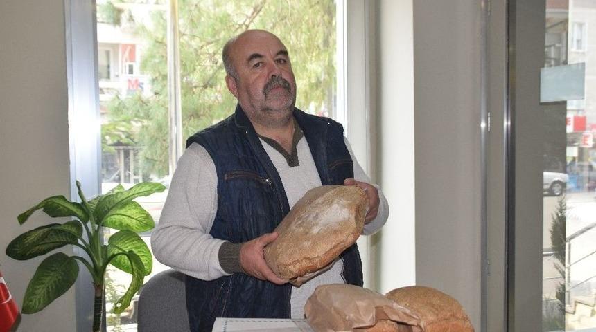 &Uuml;rettiği Doğal Ekmekleri Kilis&rsquo;teki Askerlere Yolladı