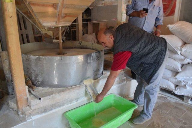 Ürettiği Doğal Ekmekleri Kilis’teki Askerlere Yolladı