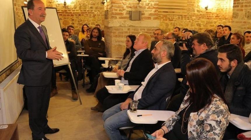 Gazeteci İsmail Saymaz: "sosyal Medya, Medyayı Yeni Baştan Şekillendirecek"