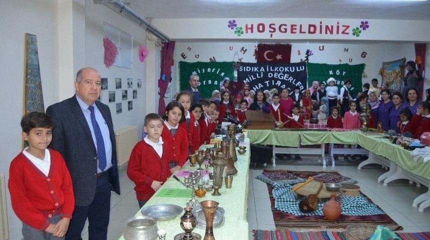 Söke’de Öğrenciler Geçmişi Sergiyle Öğreniyor