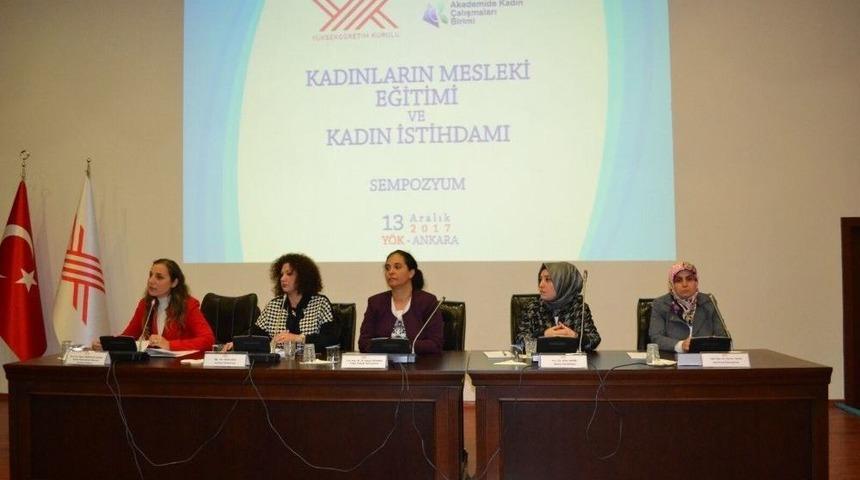 Rektör Çakar, Kadınların Mesleki Eğitimi Ve Kadın İstihdamı Sempozyumuna Oturum Başkanlığı Yaptı