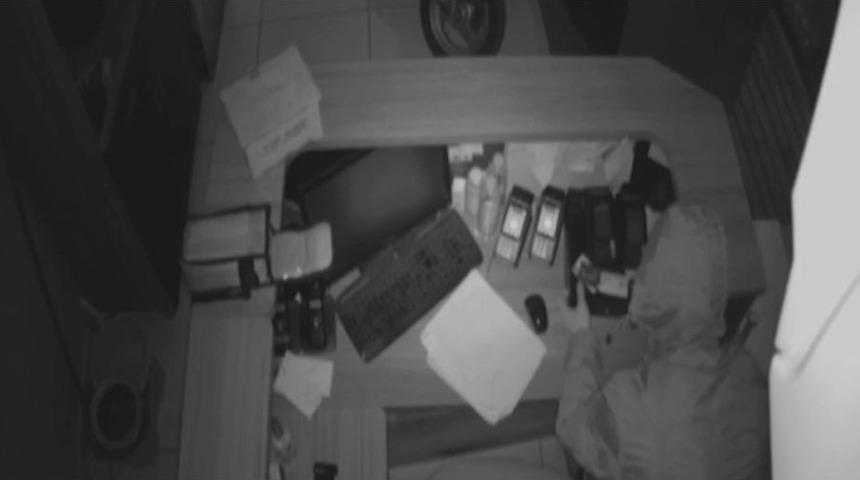 (&ouml;zel) 10 Saniyede Hırsızlık Kamerada