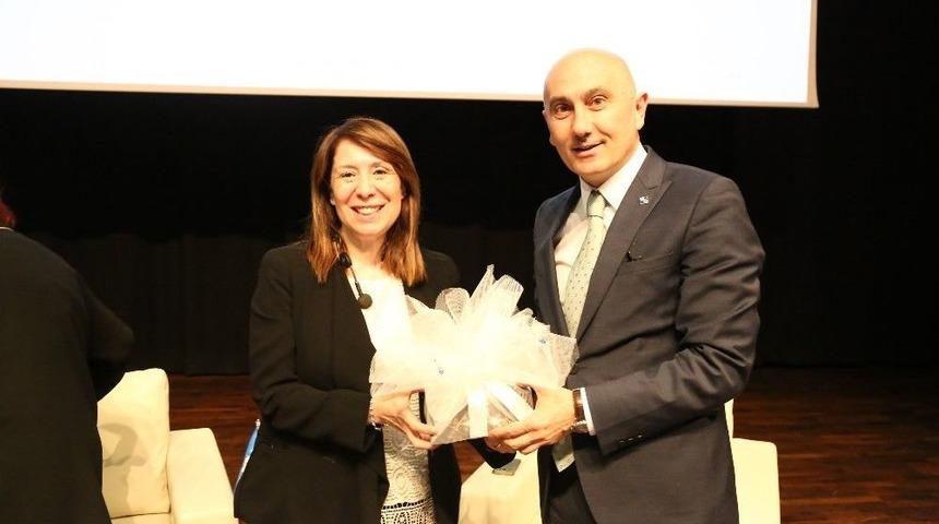 Milletvekili Emine Nur G&uuml;nay K&uuml;resel Ticaret Savaşlarını Anlattı