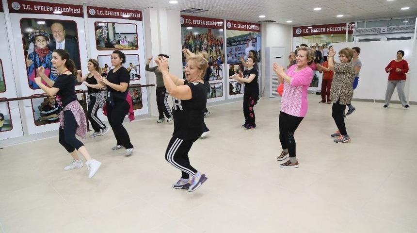 Zuma Kursu Kadınların İlgi Odağı Oldu