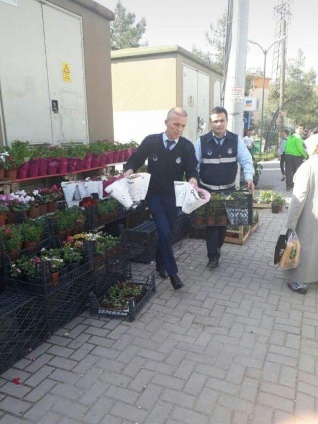 Bursa&rsquo;da Seyyar Satıcılara Ge&ccedil;it Yok 1