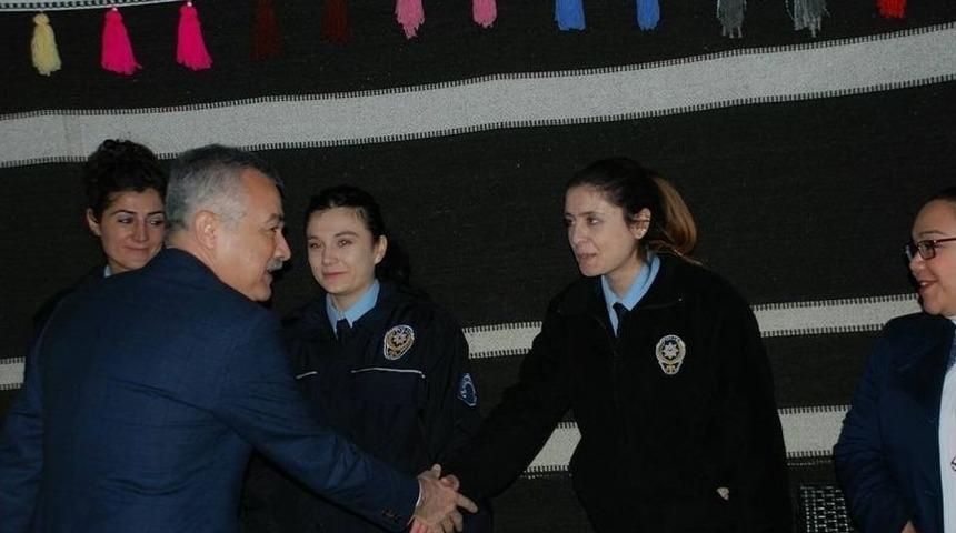 Ak Parti&rsquo;li Mustafa Savaş Polisleri Unutmadı