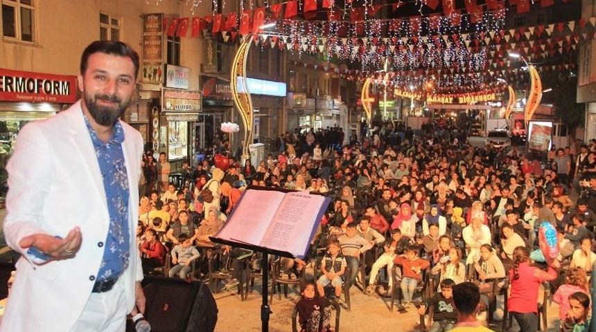 Sanat&ccedil;ı Seyfullah &Ccedil;akmak Hakkari&rsquo;de Konser Verdi