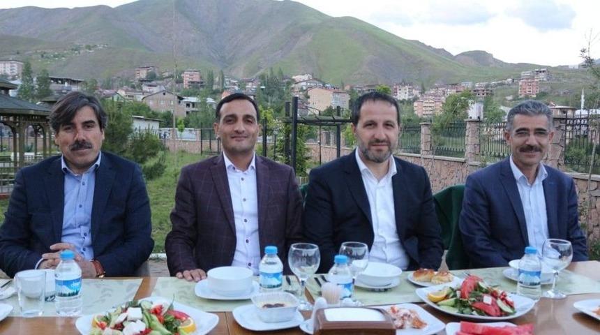 Ak Parti&rsquo;den Muhtarlara İftar Yemeği