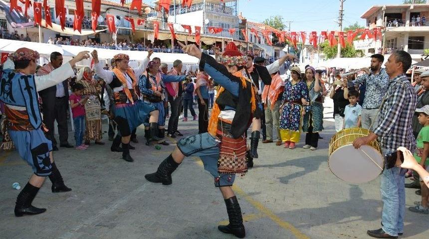 Aydınlı Y&ouml;r&uuml;kler, Tekeler Şenliğinde Buluştu
