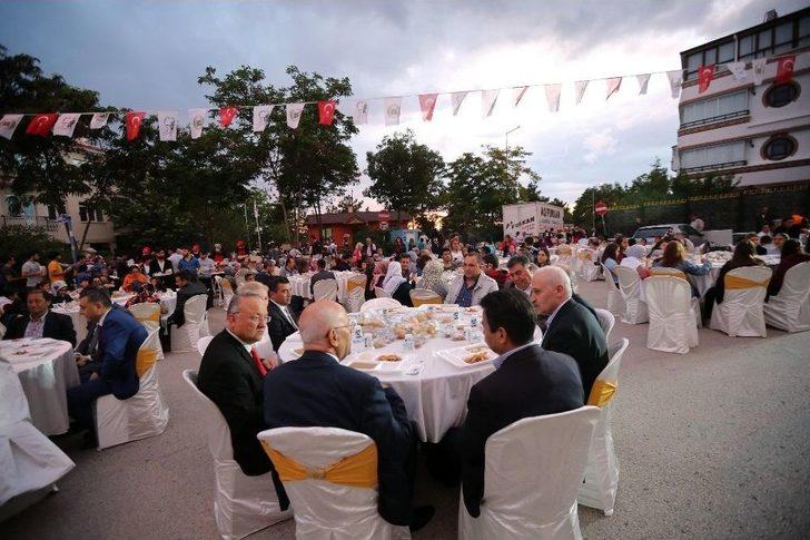 Yenimahalle Sakinleri İftarda Buluştu G1