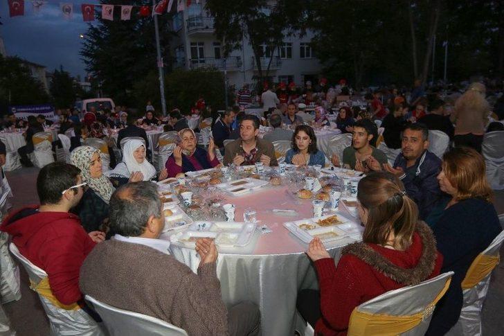 Yenimahalle Sakinleri İftarda Buluştu G2