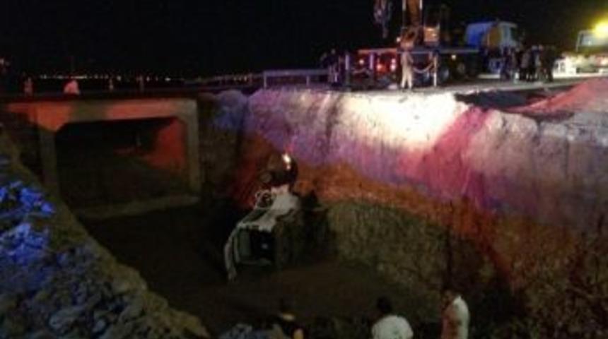 8 Kişinin &Ouml;ld&uuml;ğ&uuml; Kazada Yaralanan İranlı &Ccedil;ocuk 11 G&uuml;n Hayata Tutunabildi