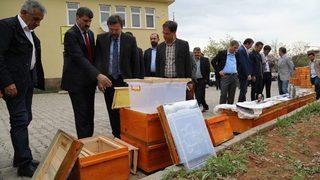 Bingöl’de Arıcılara Malzeme Desteği