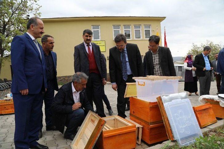 Bingöl’de Arıcılara Malzeme Desteği G2