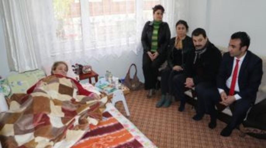 Hareket G&uuml;&ccedil;l&uuml;ğ&uuml; &Ccedil;eken Kadına Evde Bakım Desteği