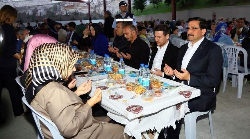 Ke&ccedil;i&ouml;ren&rsquo;de &ldquo;mahallede İftar Var&rdquo;