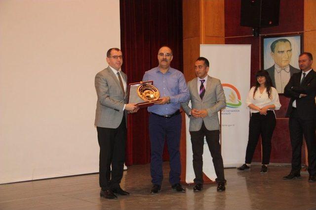 Tunceli&rsquo;de Buzağı Kayıplarının &Ouml;nlenmesi Konferansı 1