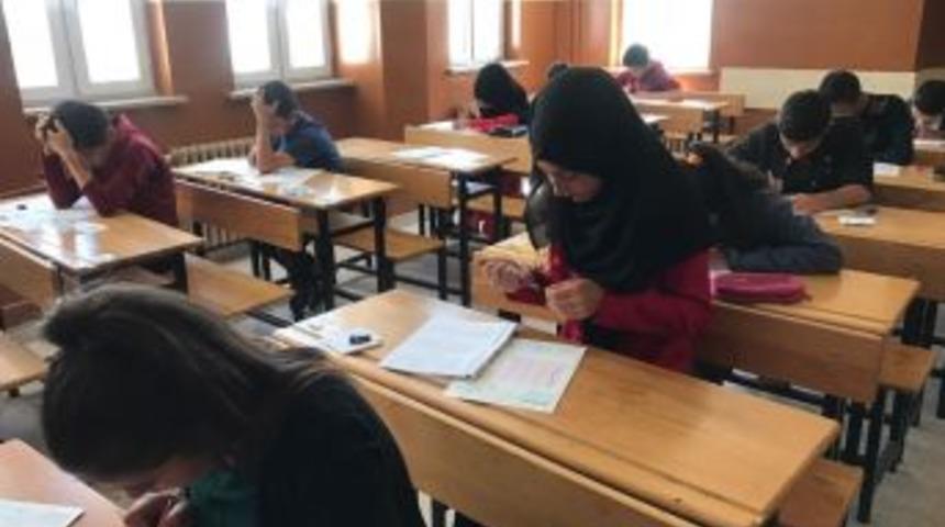 Altınyayla’da Bursluluk Sınavı Heyecanı