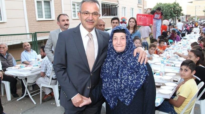 Gebze&rsquo;de İftar Sofrası Cumhuriyet Mahallesi&rsquo;nde Kuruldu