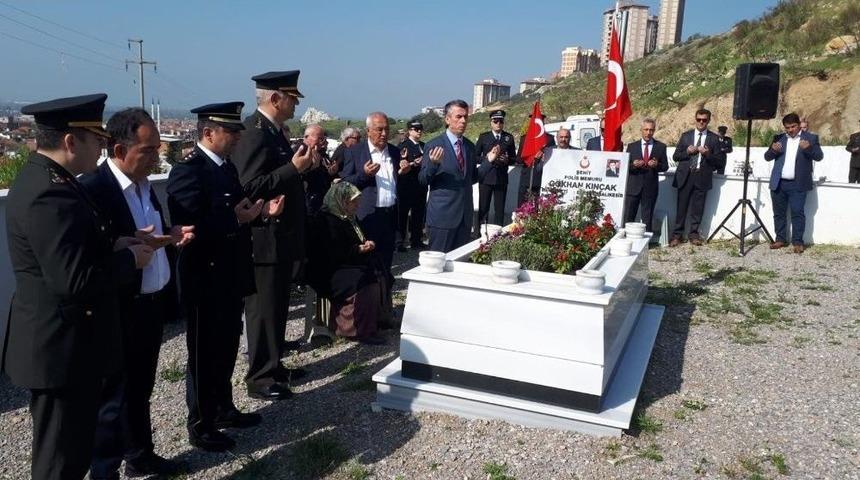 Şehit Polis Memuru Mezarı Başında Anıldı