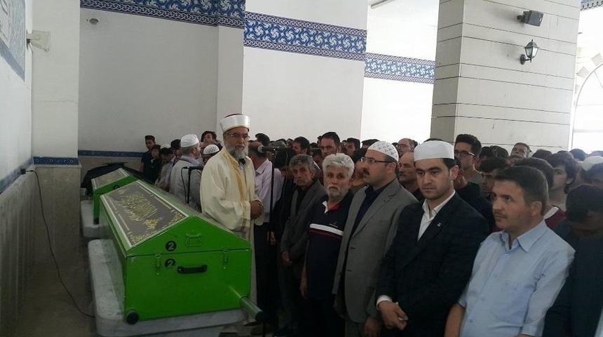 Mezuniyet G&uuml;n&uuml; &Ouml;len Lise &Ouml;ğrencisi Toprağa Verildi