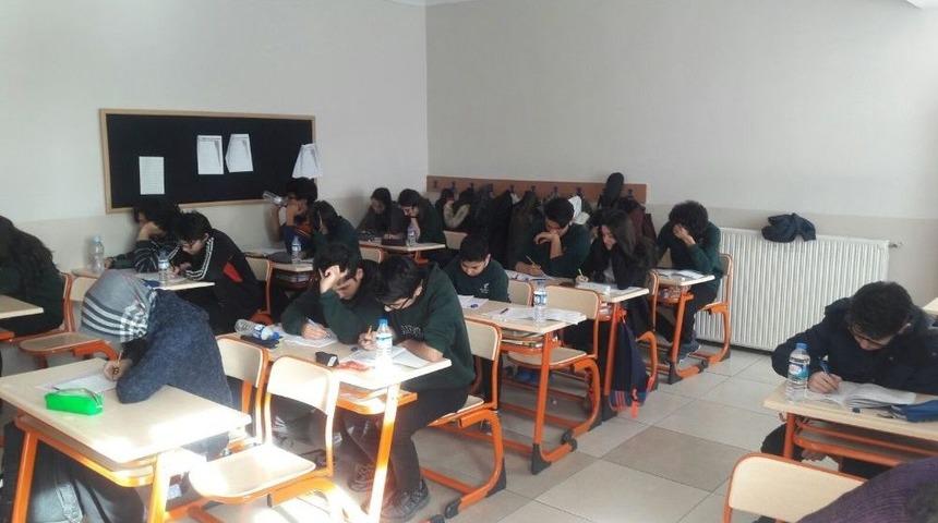 Kardelen Koleji&rsquo;nde Deneme Sınavı Yapıldı