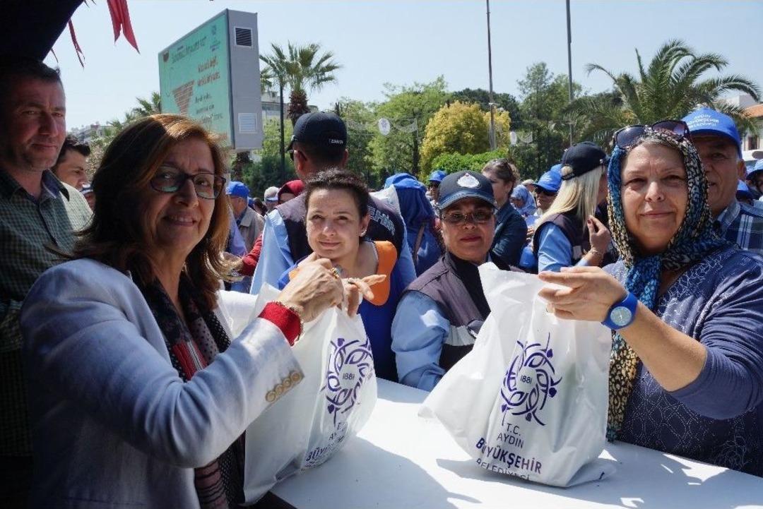 100 Bin Fideyi Yarım Saatte Bitirdiler