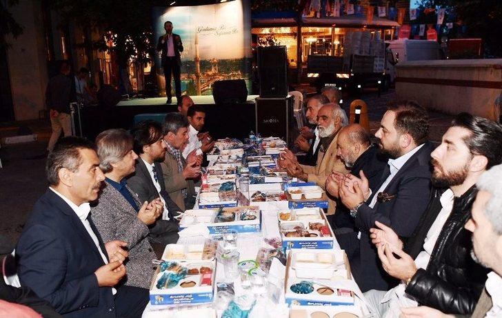 Beyoğlu’nda Sokaklar İftar Sofraları İle Rengarenk G2