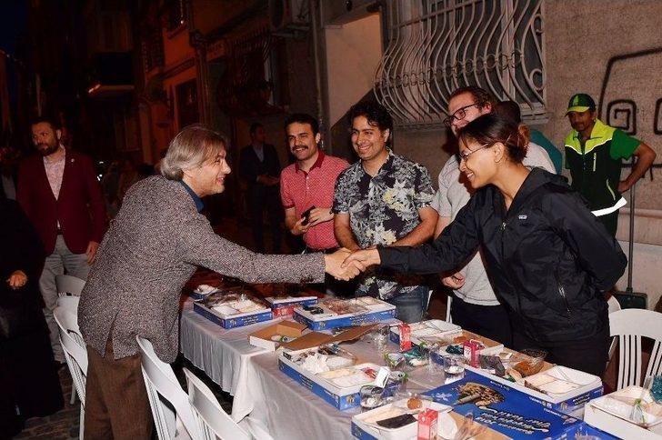 Beyoğlu’nda Sokaklar İftar Sofraları İle Rengarenk G3