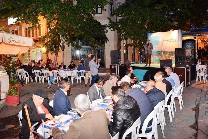Beyoğlu’nda Sokaklar İftar Sofraları İle Rengarenk G4