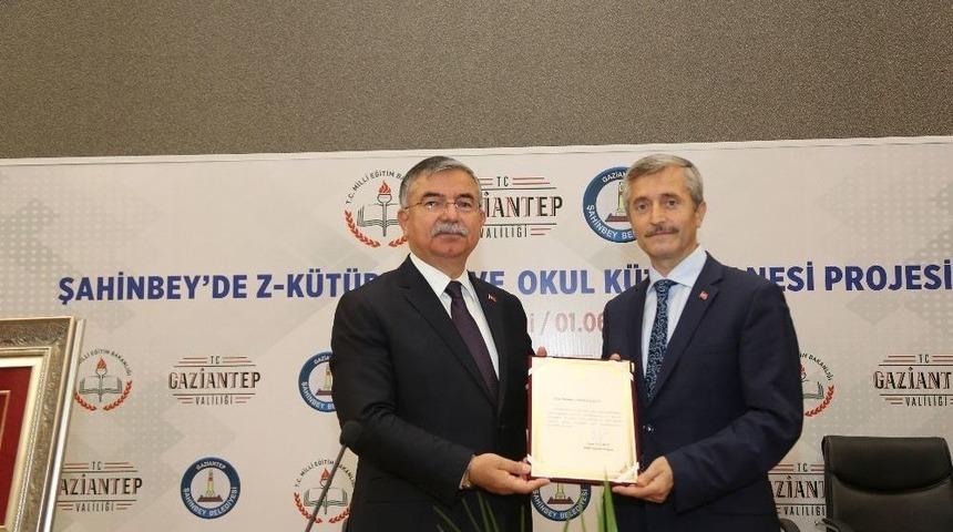 Bakan Yılmaz’dan Tahmazoğlu’na Teşekkür Beratı