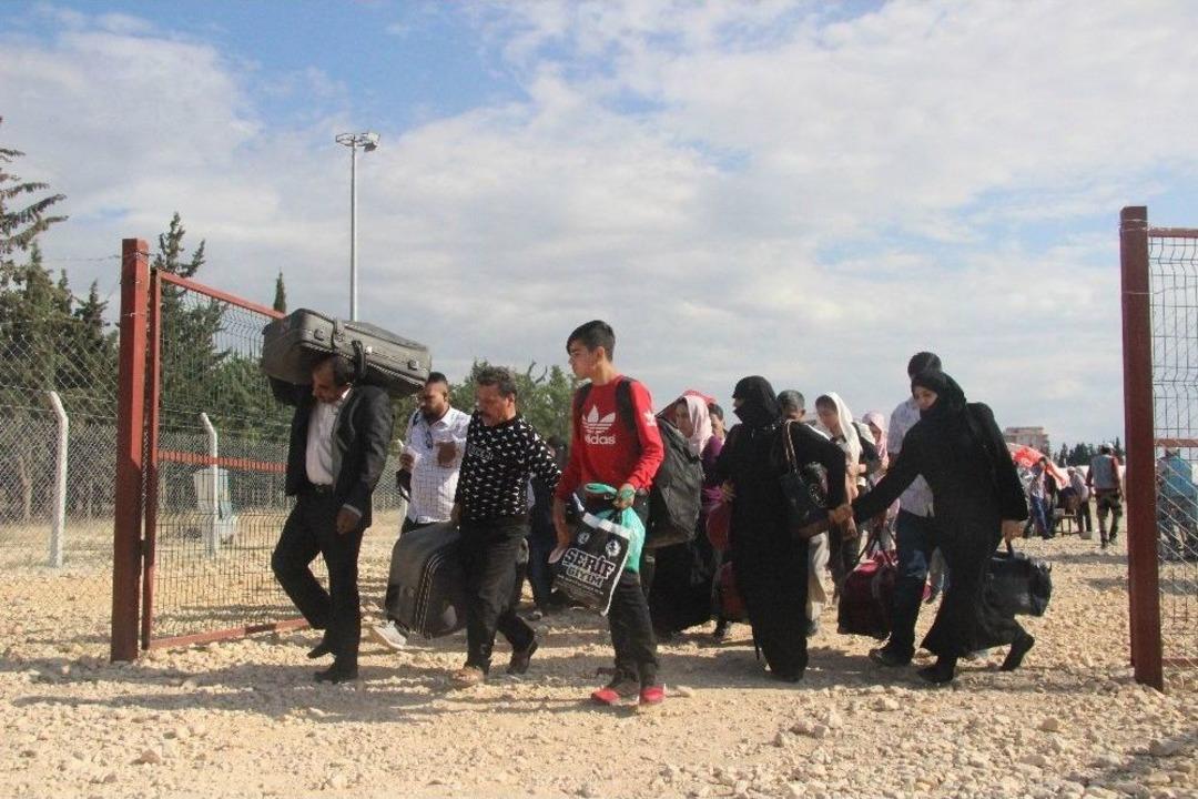 Suriyelilerin Bayram İ&ccedil;in &Uuml;lkelerine D&ouml;n&uuml;şleri S&uuml;r&uuml;yor