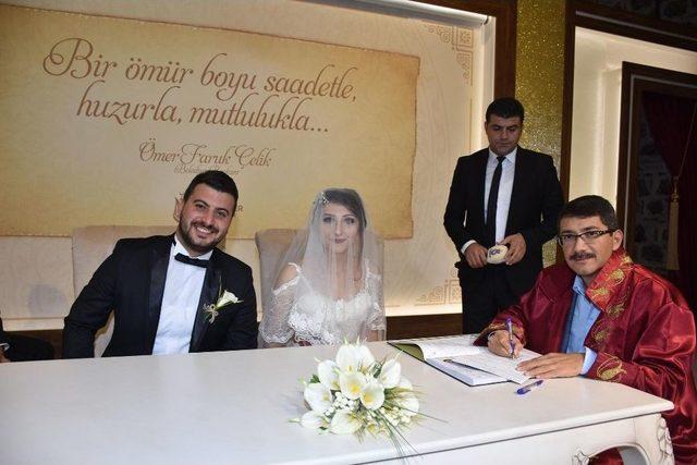 Şehzadeler’de Bin 300 Çift Dünya Evine Girdi