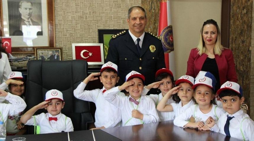 Emniyet M&uuml;d&uuml;r&uuml; Bulut: &ldquo;&ccedil;ocuklarınıza &lsquo;seni Polise Şikayet Ederim&rsquo; Demeyin&rdquo;