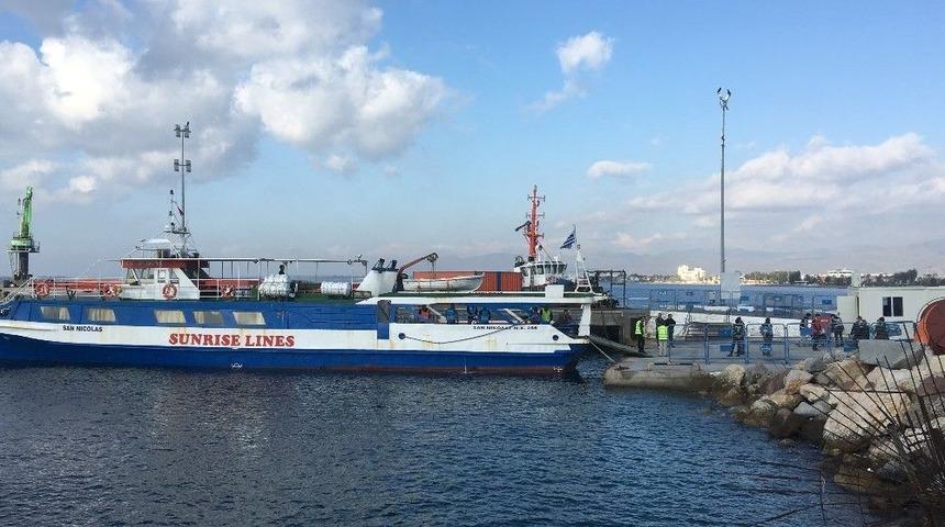 Yunan Adalarından 8 M&uuml;lteci Dikili&rsquo;ye Getirildi