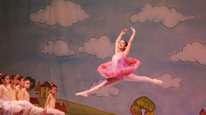 Mezitli&rsquo;de Minik Balerinler B&uuml;y&uuml;ledi